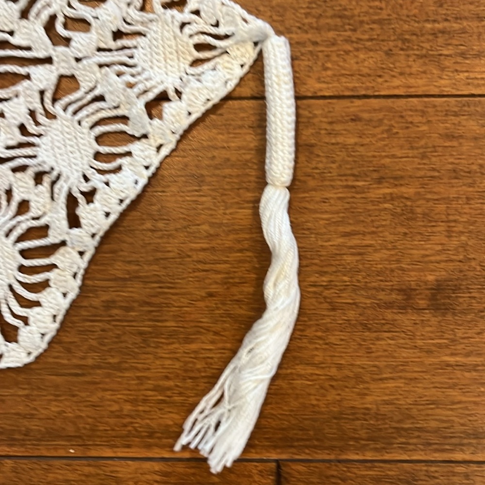 White Crochet Vintage Handmade Table Runner Topper Doily - Picture 4 of 6